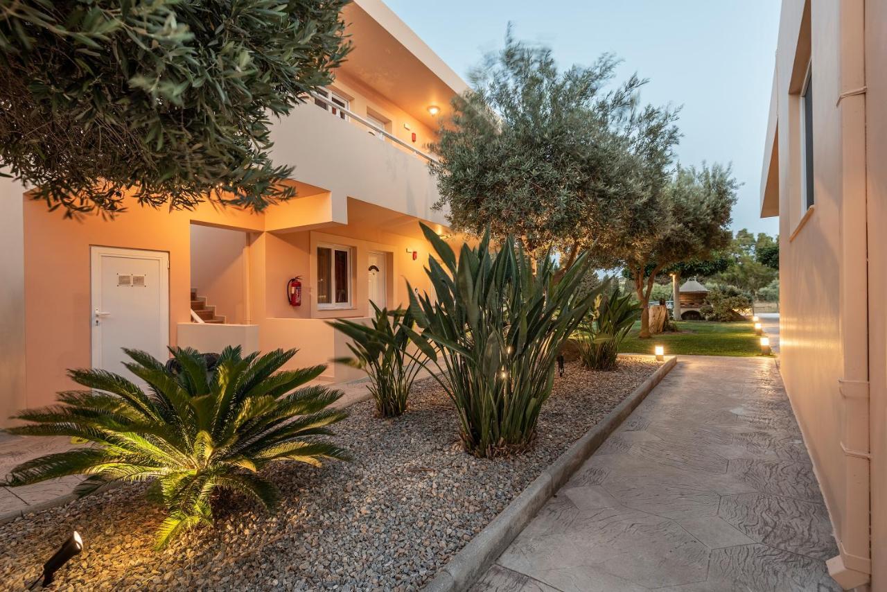 Cirillo Family Hotel-Christinas Studios Mastihari Exterior photo