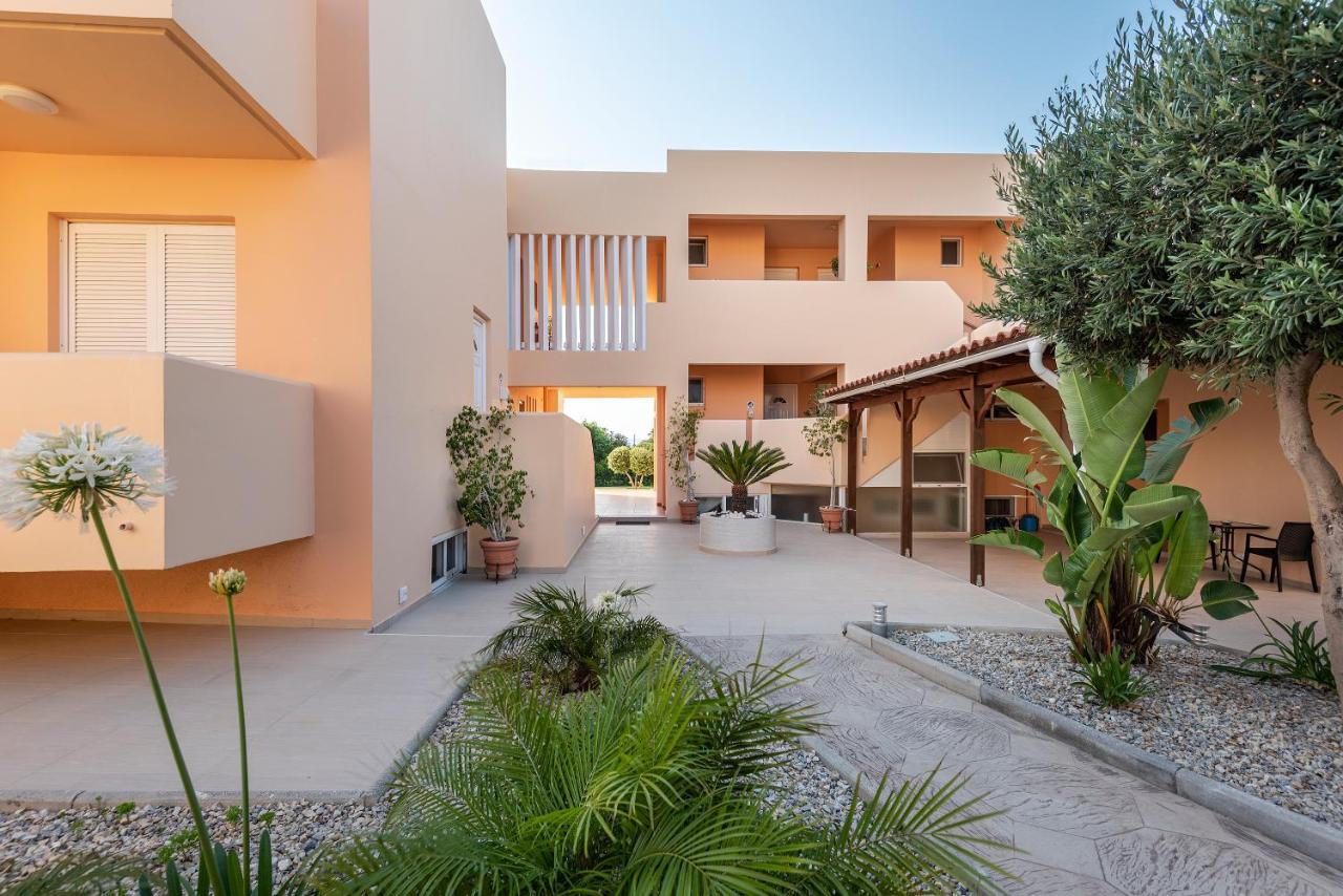 Cirillo Family Hotel-Christinas Studios Mastihari Exterior photo