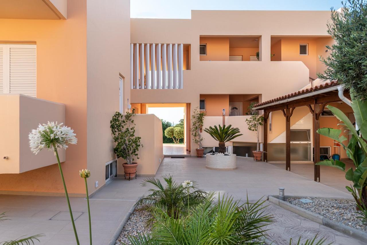 Cirillo Family Hotel-Christinas Studios Mastihari Exterior photo