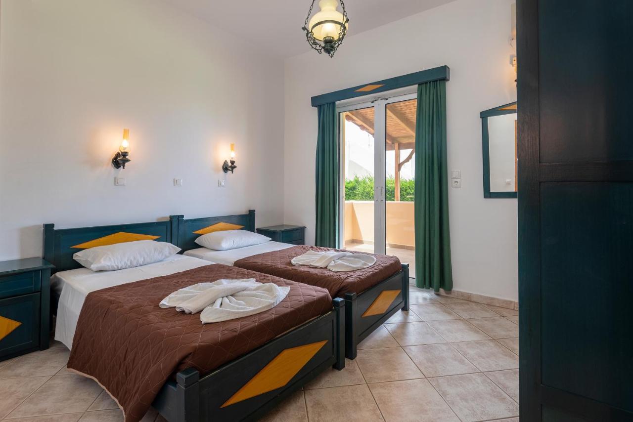 Cirillo Family Hotel-Christinas Studios Mastihari Exterior photo
